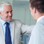 8-sfaturi-pentru-a-stapani-un-limbaj-corporal-ce-va-fermeca-pe-toata-lumea.jpg
